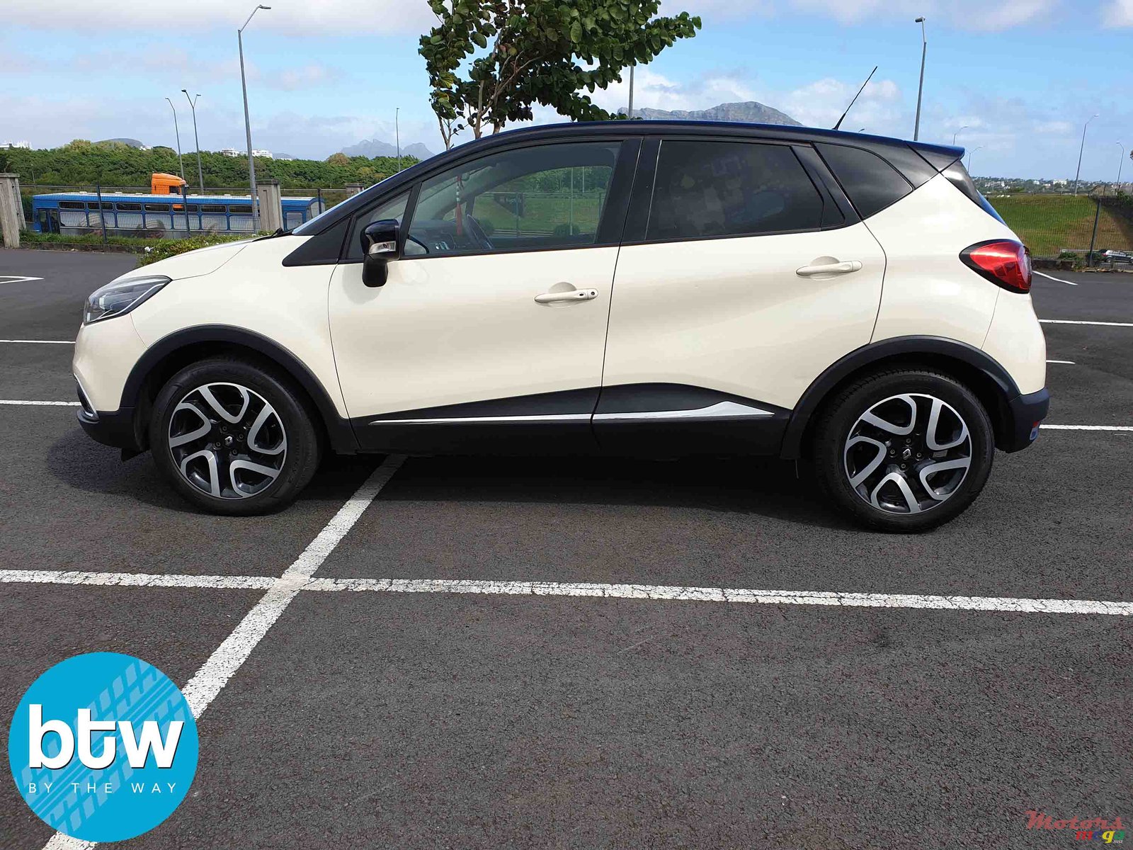 2015' Renault Captur 0.9 Tce photo #2