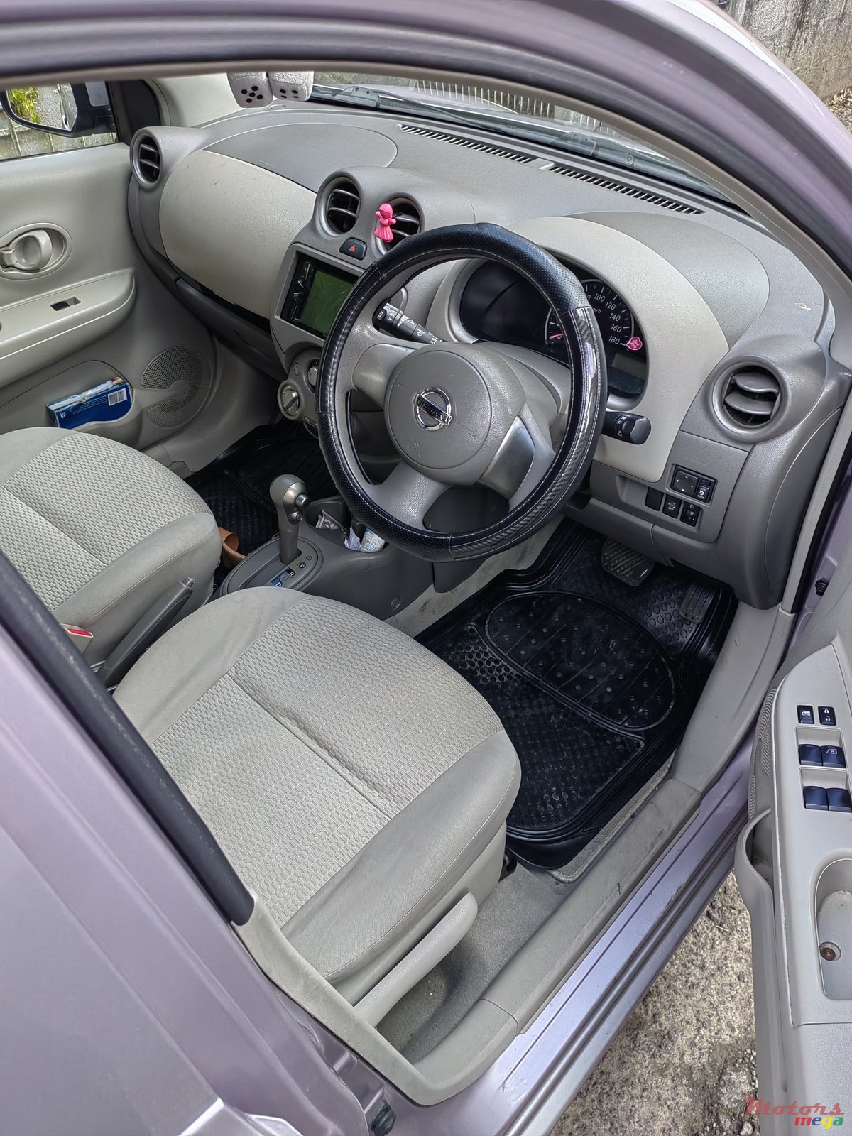 2012' Nissan March photo #1