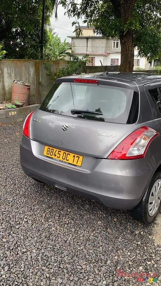 2017' Suzuki Swift India photo #5