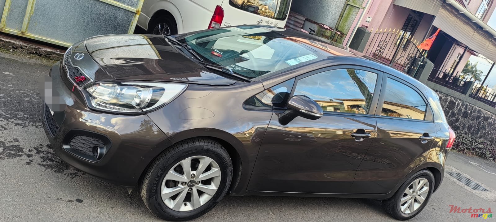 2012' Kia Rio photo #2