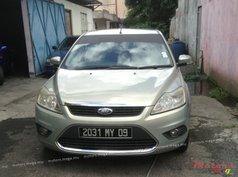 2009' Ford Focus photo #1