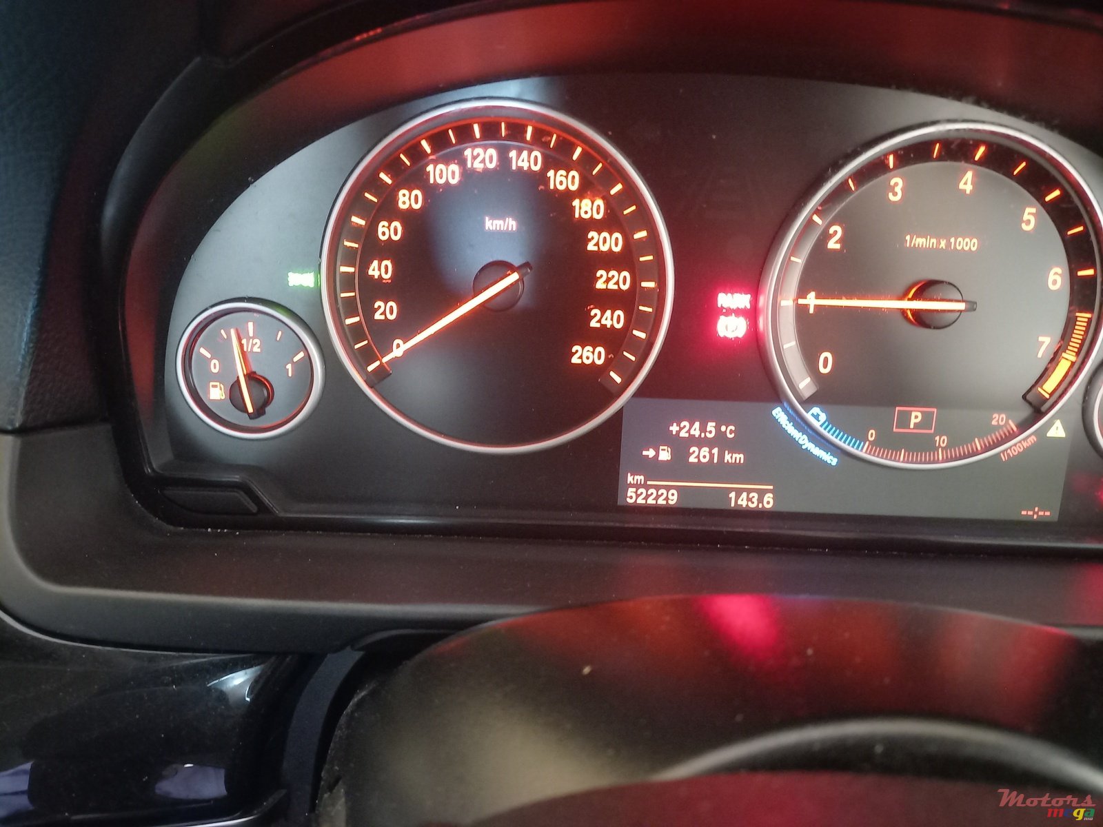 2015' BMW 5 Series photo #1