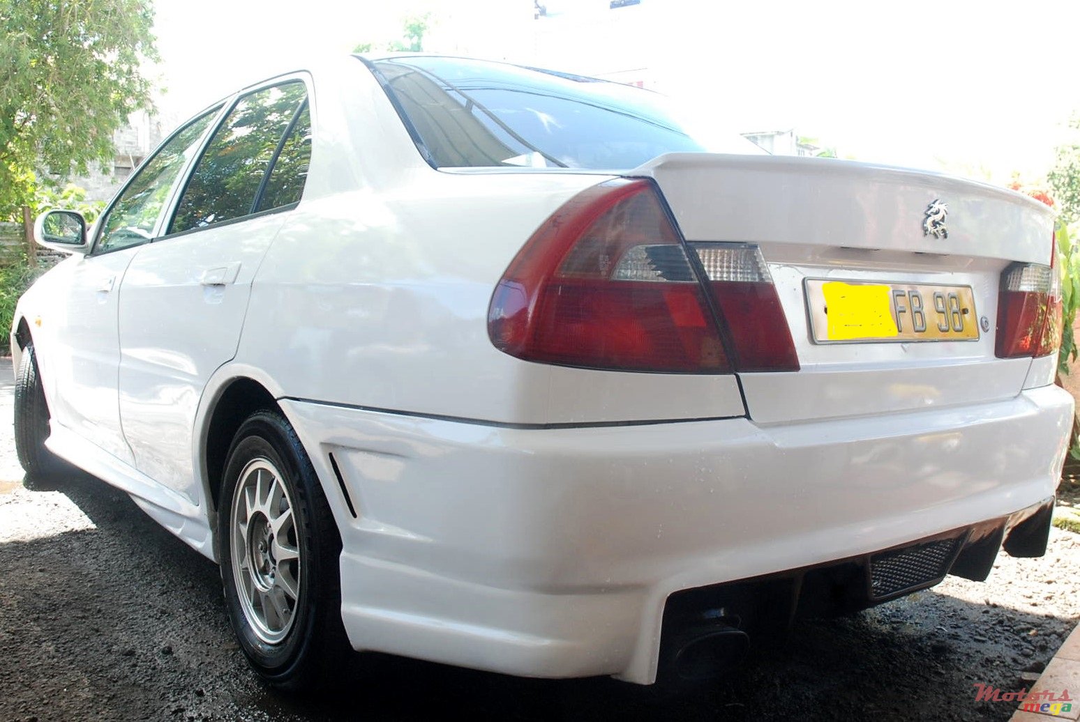 1998' Mitsubishi Lancer photo #1