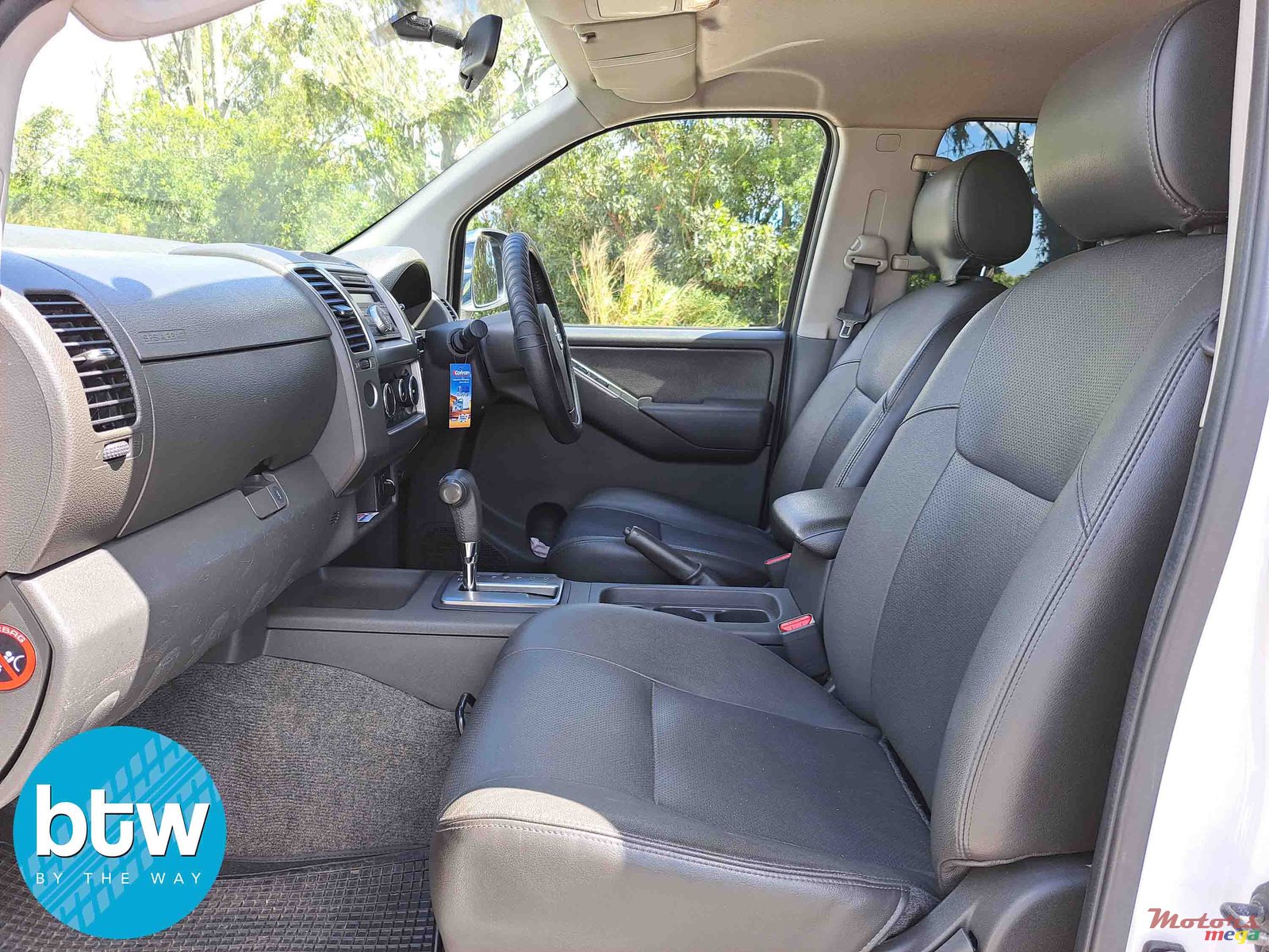 2017' Nissan Navara photo #5