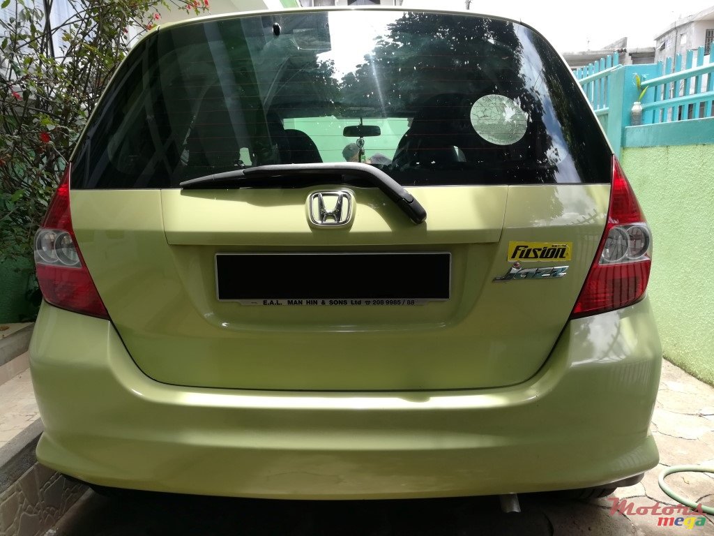 2005' Honda Jazz photo #2