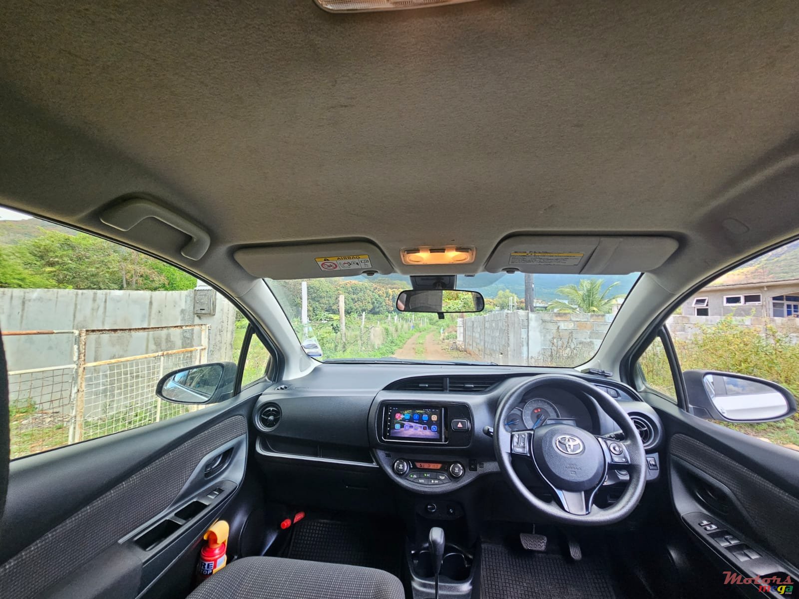 2017' Toyota Vitz hybrid photo #5