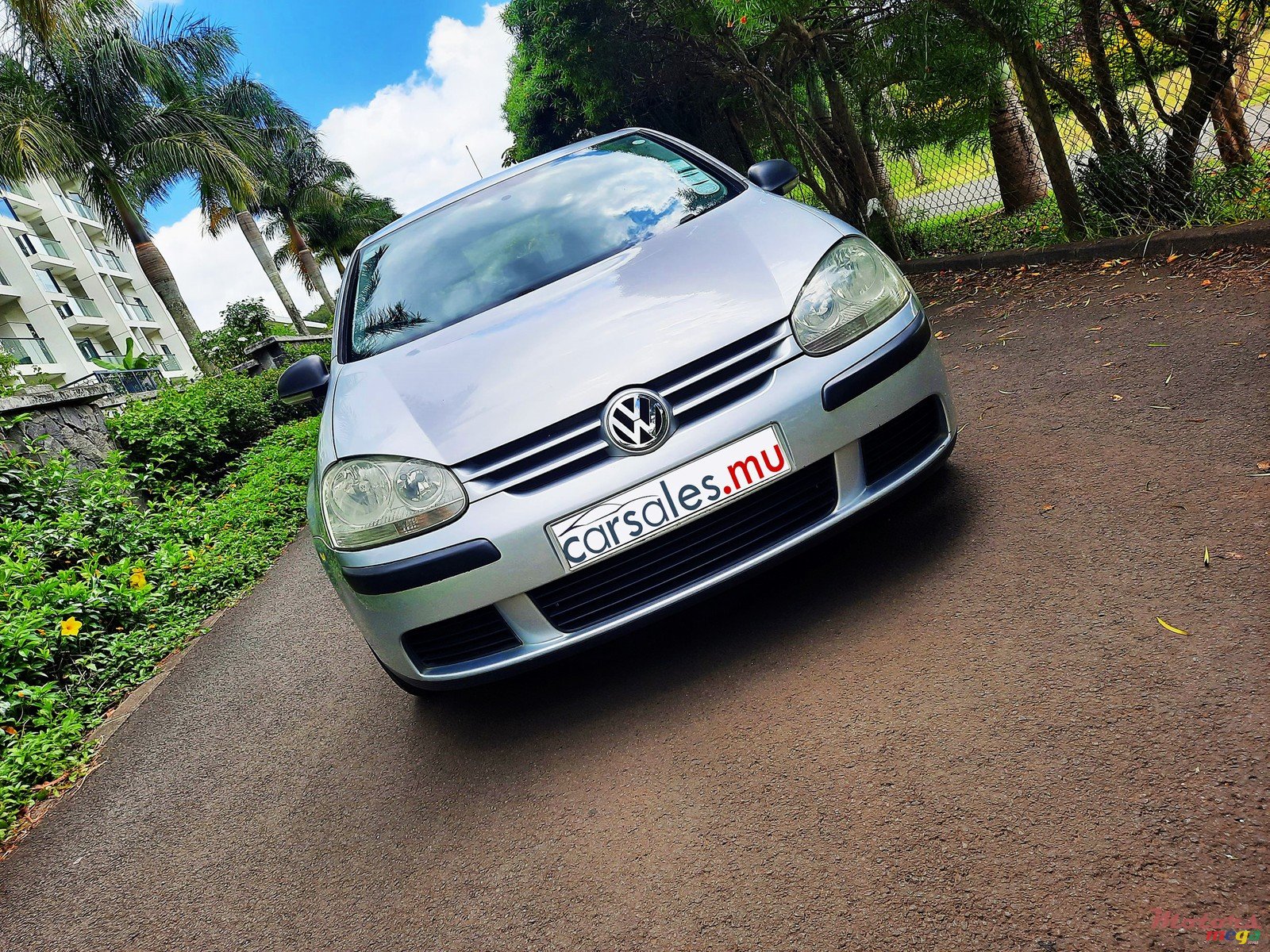 2009' Volkswagen Golf 1.4 Hatchback photo #1