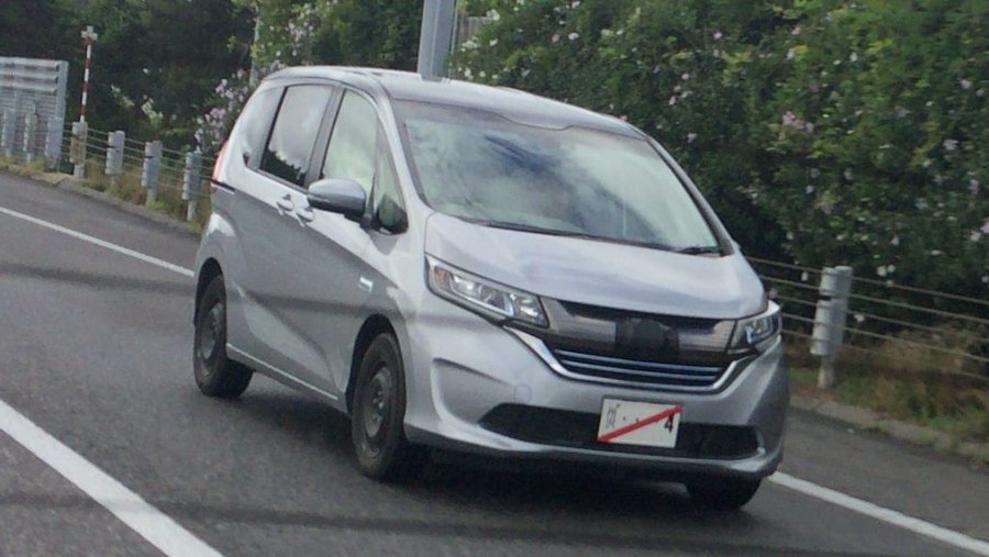 2016 Honda Freed mini MPV will be launched in Japan next month.