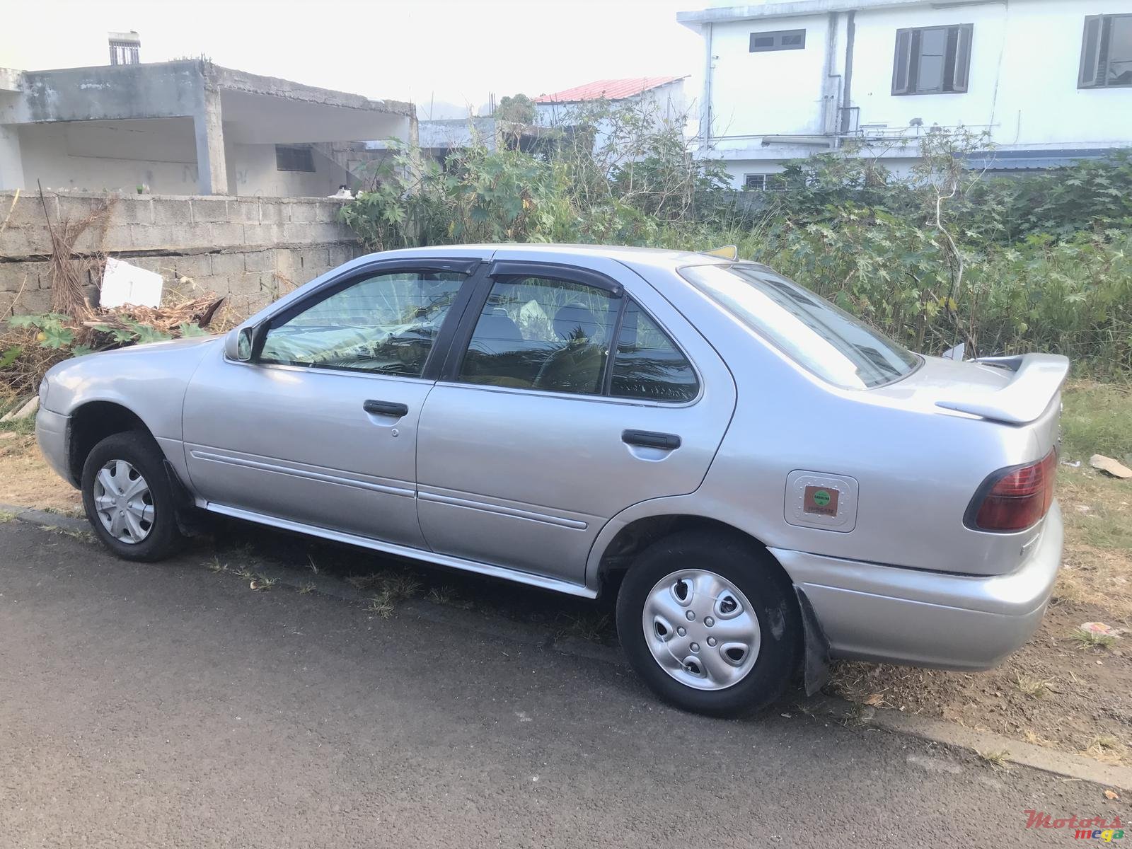 1999' Nissan Sunny photo #2