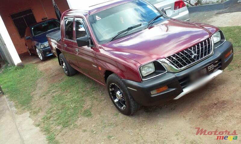 1999' Mitsubishi L 200 Pick up l 200 warrior photo #1