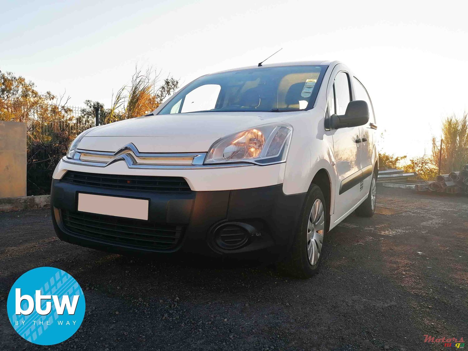 2014' Citroen Berlingo photo #2