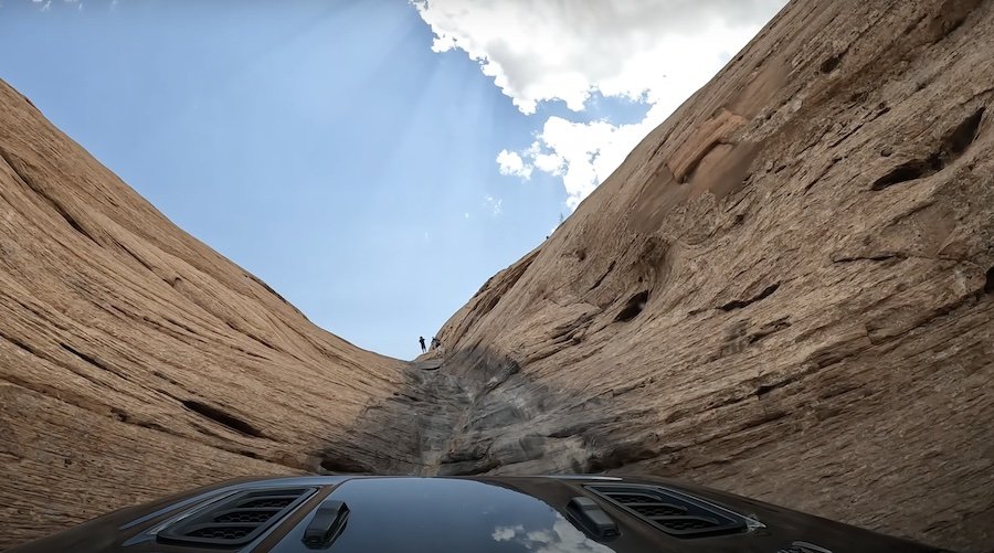 Jeep Wrangler Climbing Hell's Gate In First Person Video Looks Terrifying