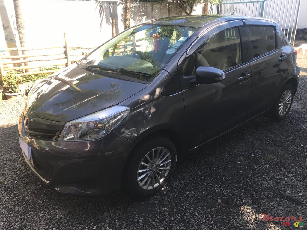 2012' Toyota Vitz No photo #3