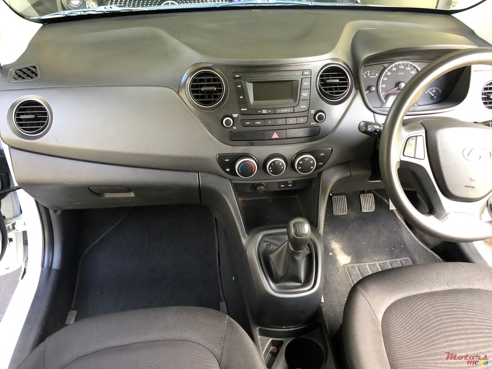 2017' Hyundai i10 Grand i10 photo #5