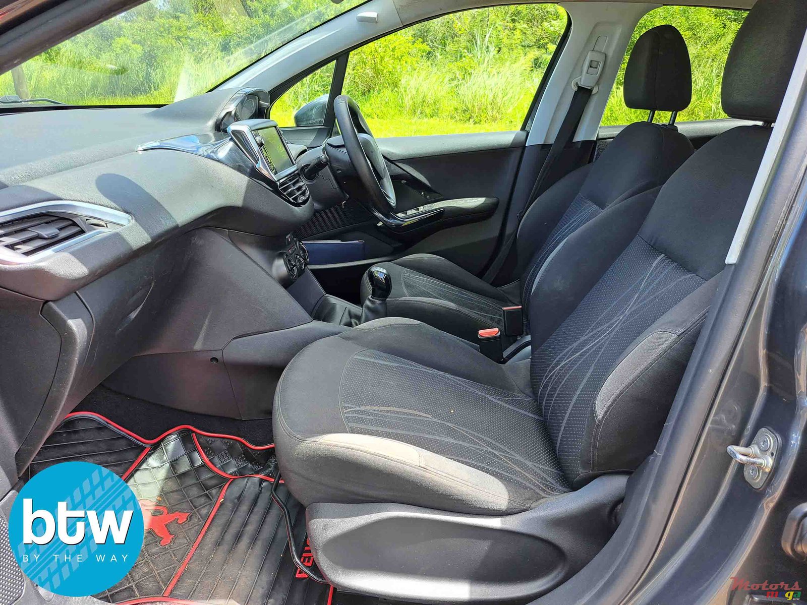 2016' Peugeot 208 photo #5