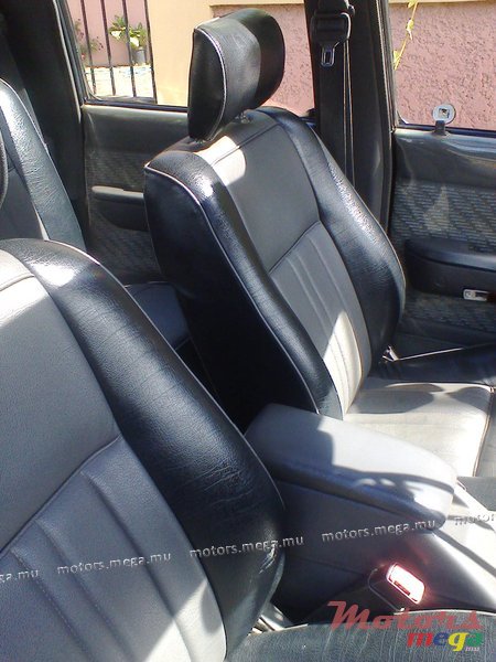 1997' Toyota Hilux 4x4 photo #2