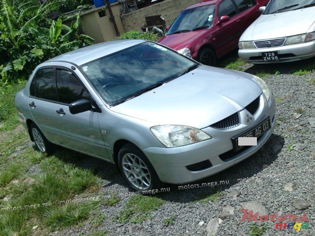 2003' Mitsubishi photo #1