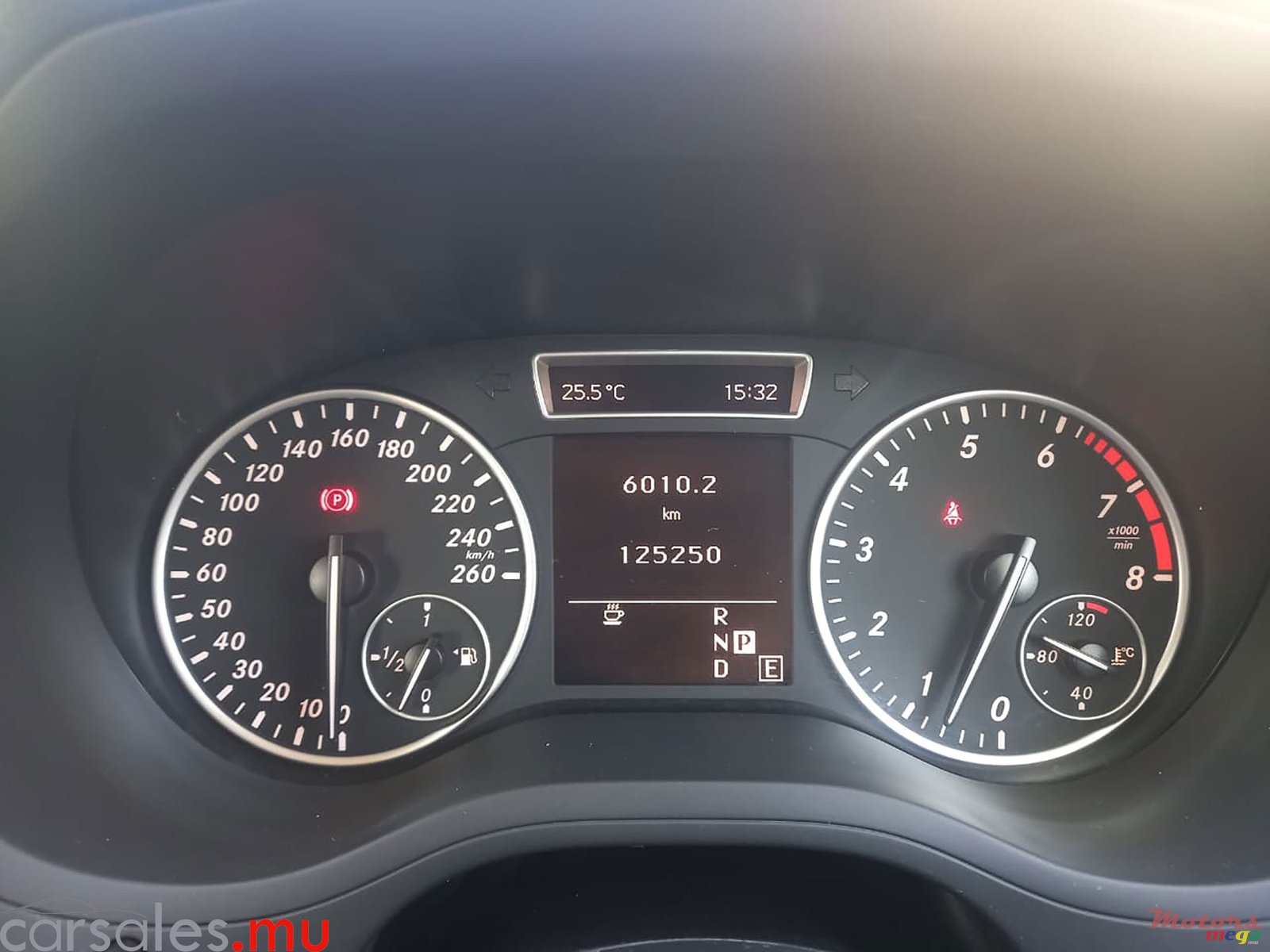 2013' Mercedes-Benz B 180 1.6 photo #7