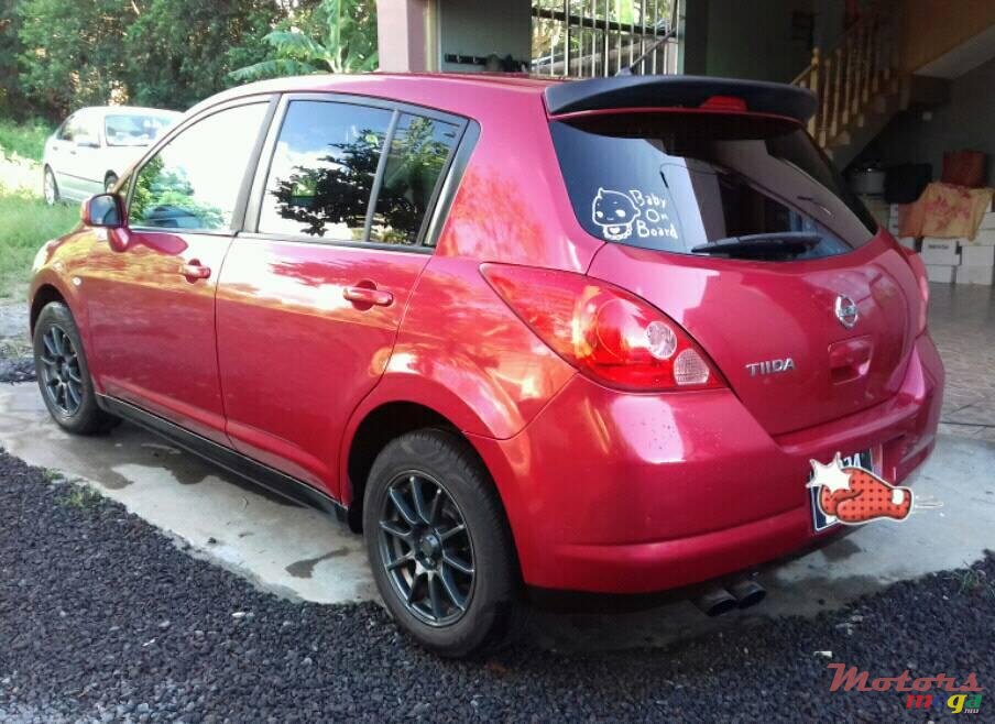 2007' Nissan Tiida HATCHBACK photo #2