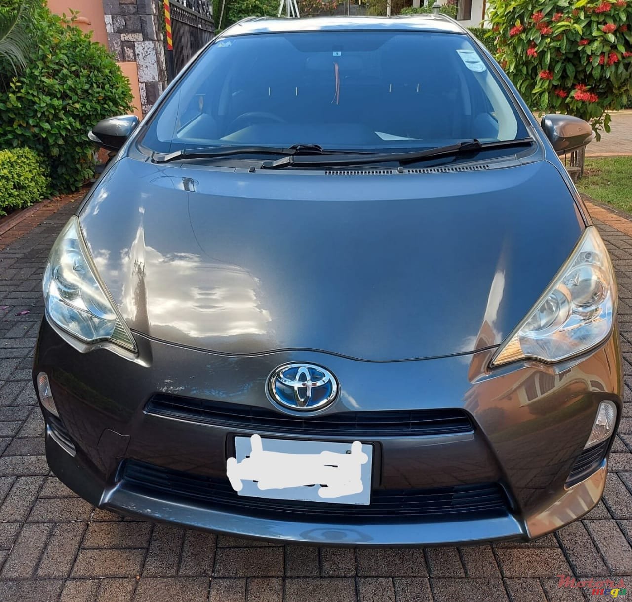 2013' Toyota Aqua photo #3