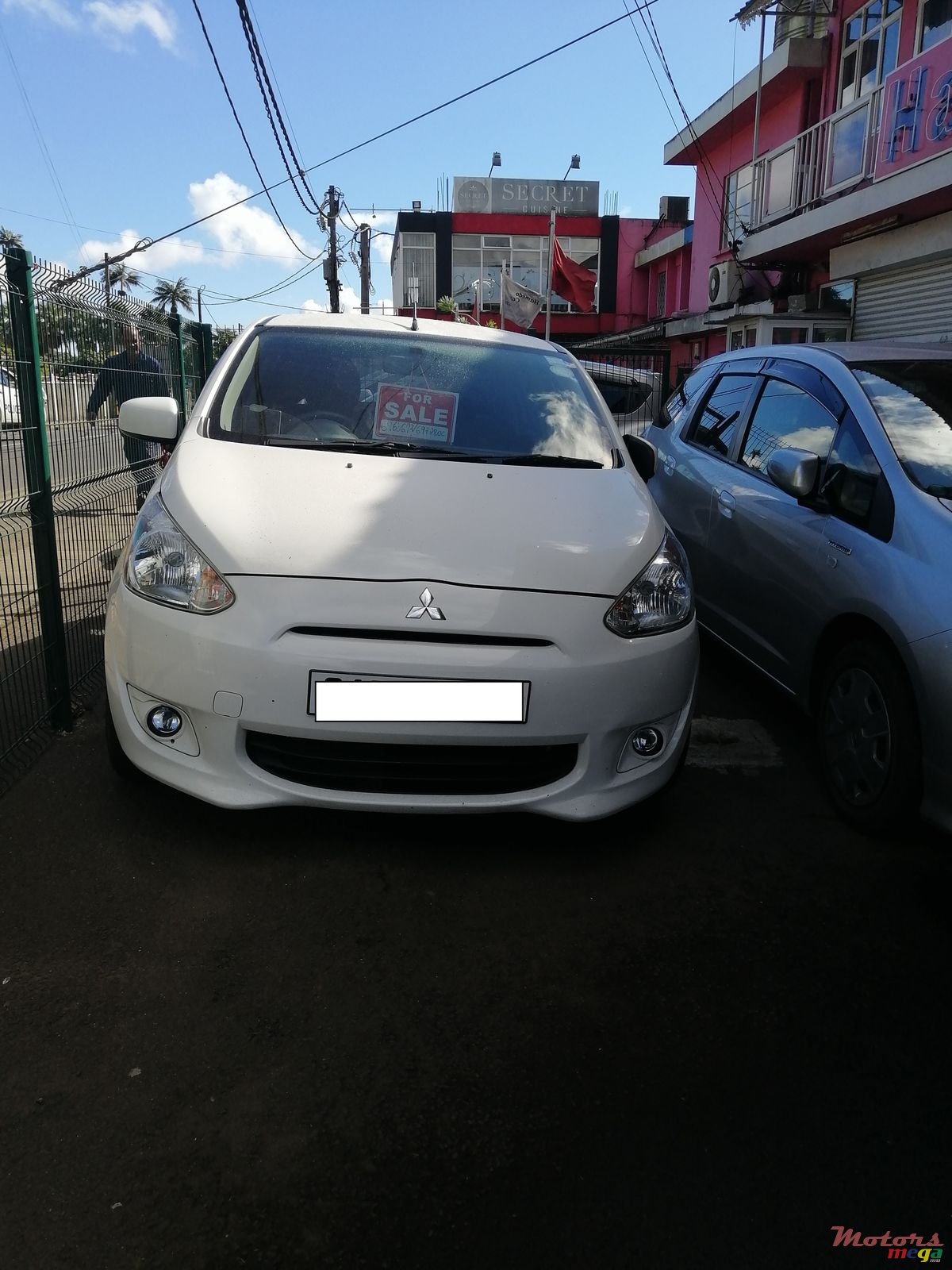 2013' Mitsubishi Mirage photo #1