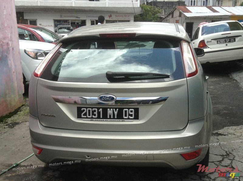 2009' Ford Focus photo #3