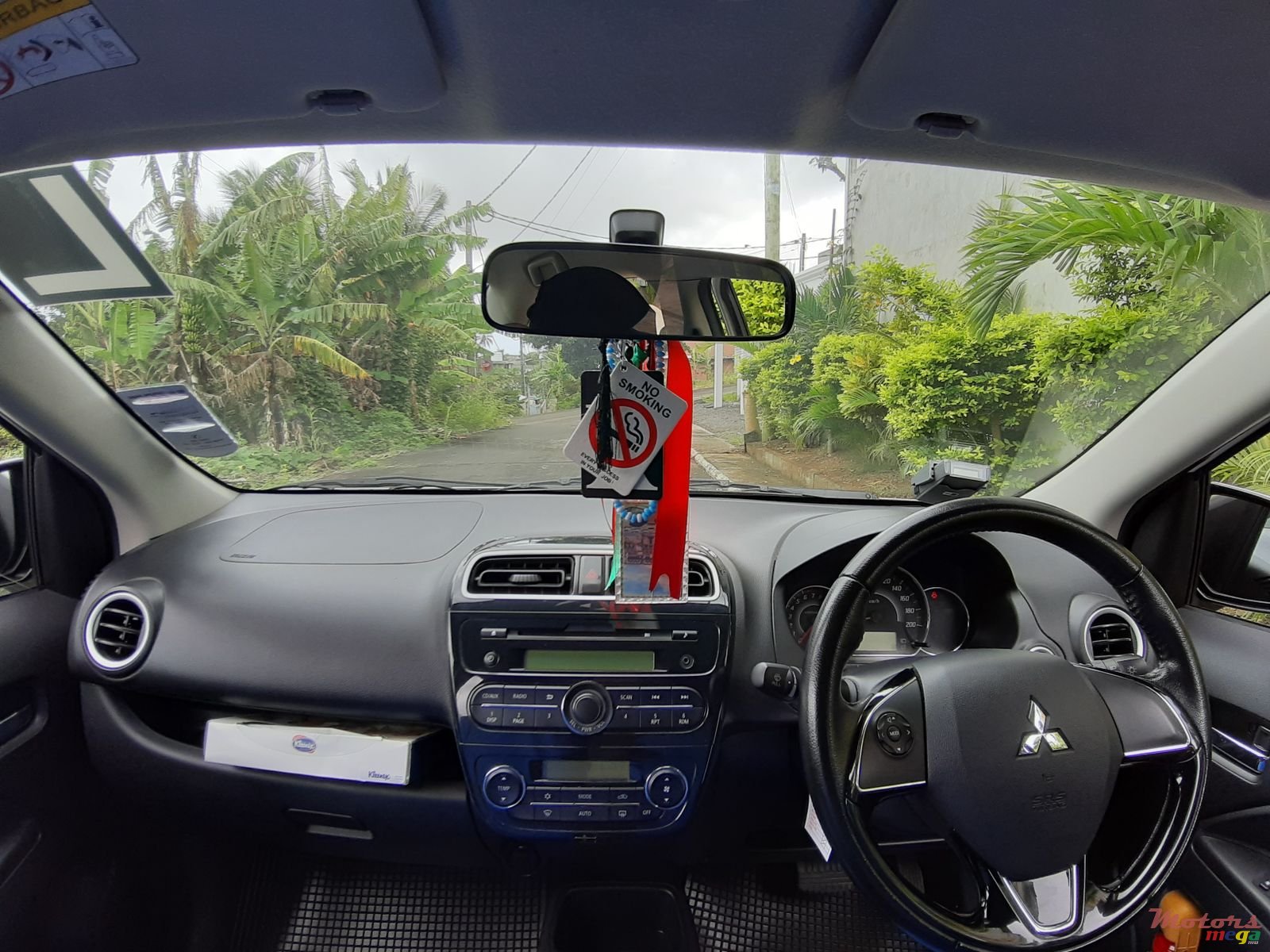 2016' Mitsubishi Mirage photo #4