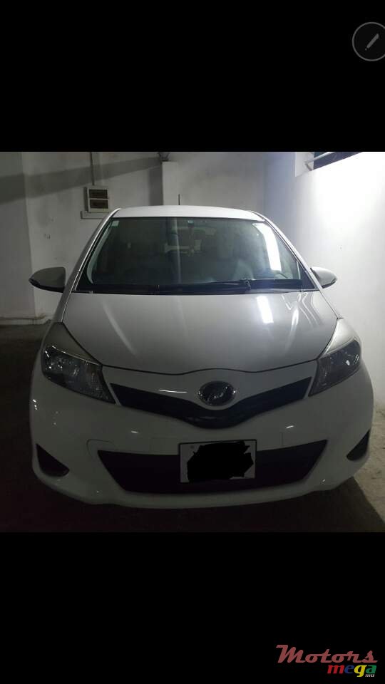 2011' Toyota Vitz photo #1