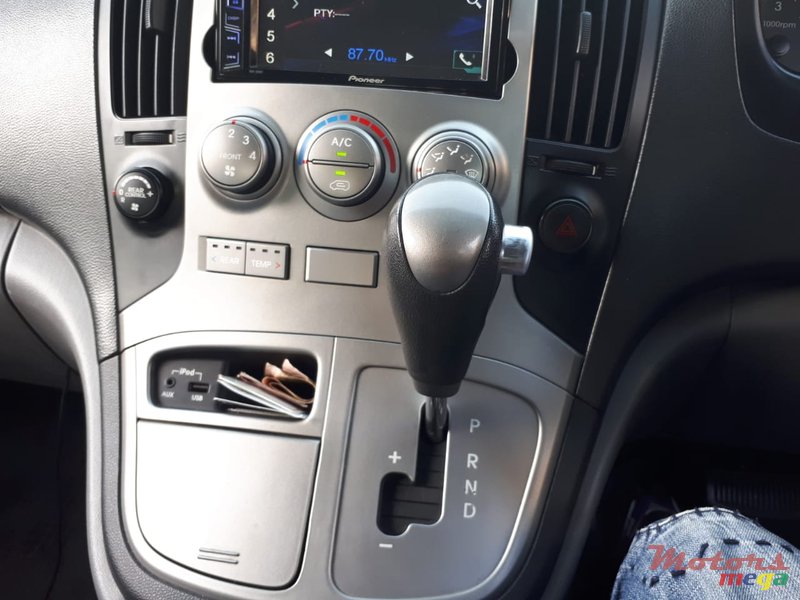 2016' Hyundai H-1 Automatic photo #6