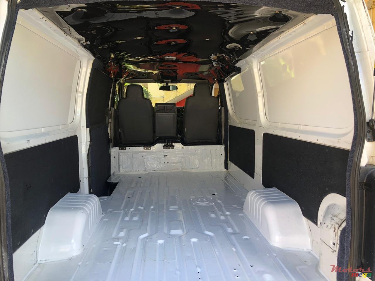 2014' Nissan urvan photo #4