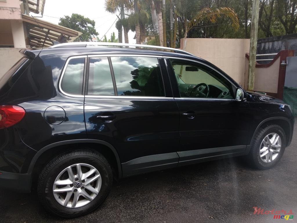 2010' Volkswagen Tiguan 1.4 TSi photo #3
