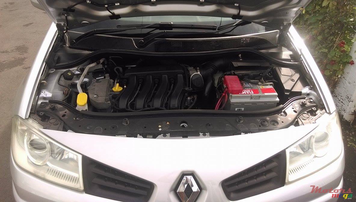 2010' Renault Megane 1.6 Lux photo #4