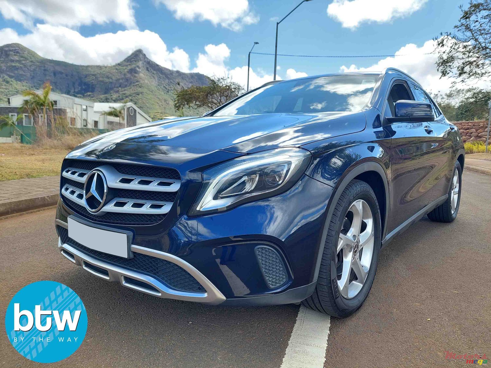 2017' Mercedes-Benz GLA-Class photo #2