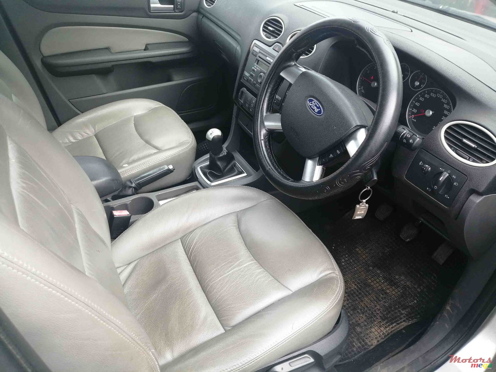 2006' Ford Focus photo #3