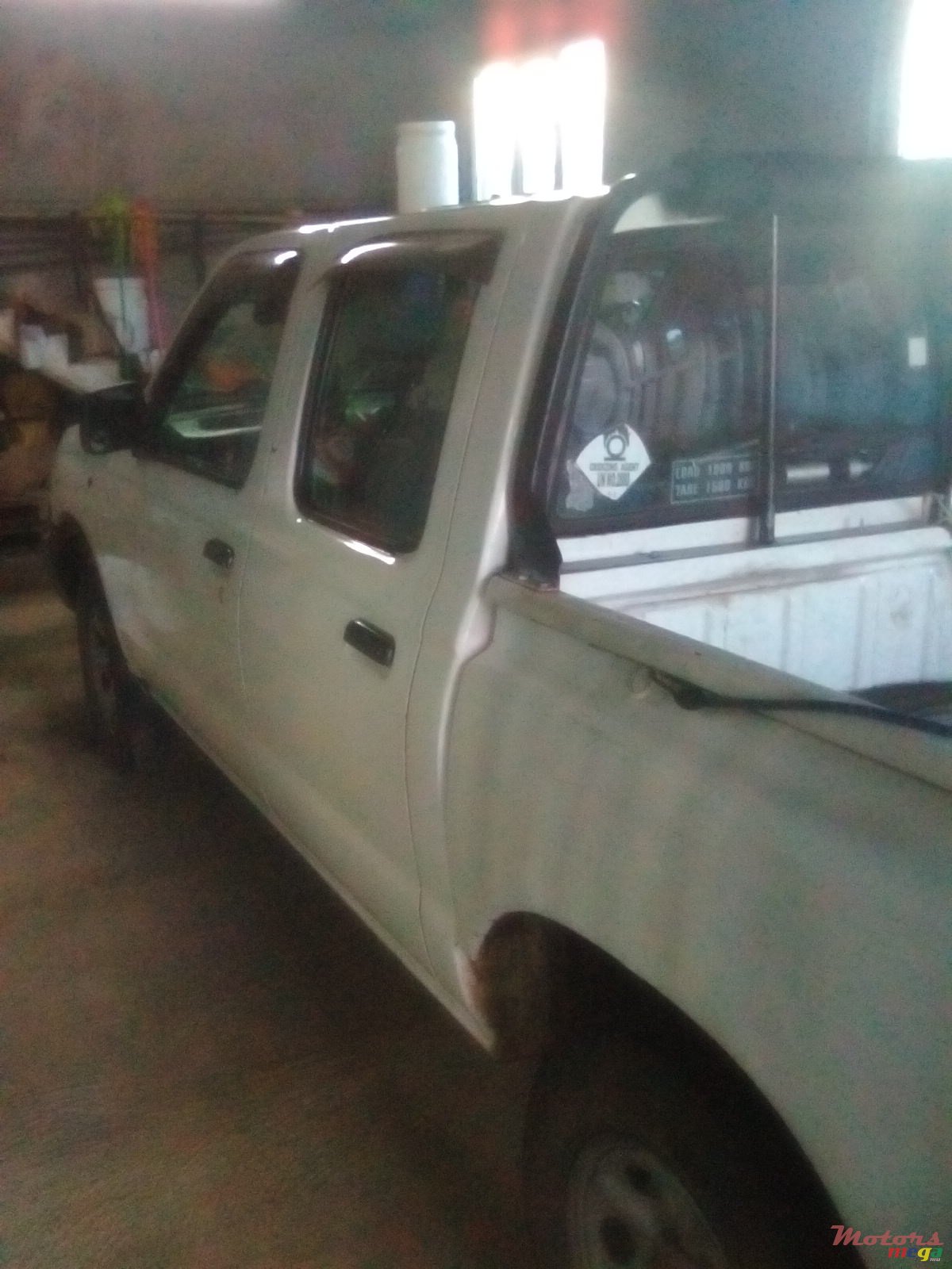 2003' Nissan Hardbody photo #1