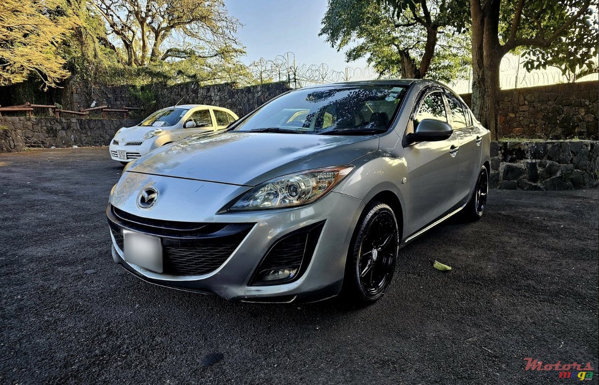 2009' Mazda Axela photo #1