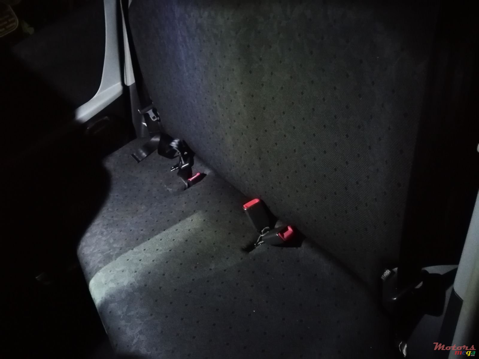 2010' Toyota Vitz photo #4