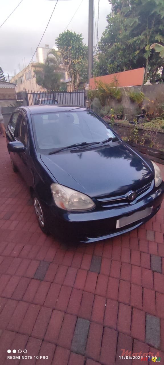 2005' Toyota Platz Nil photo #6