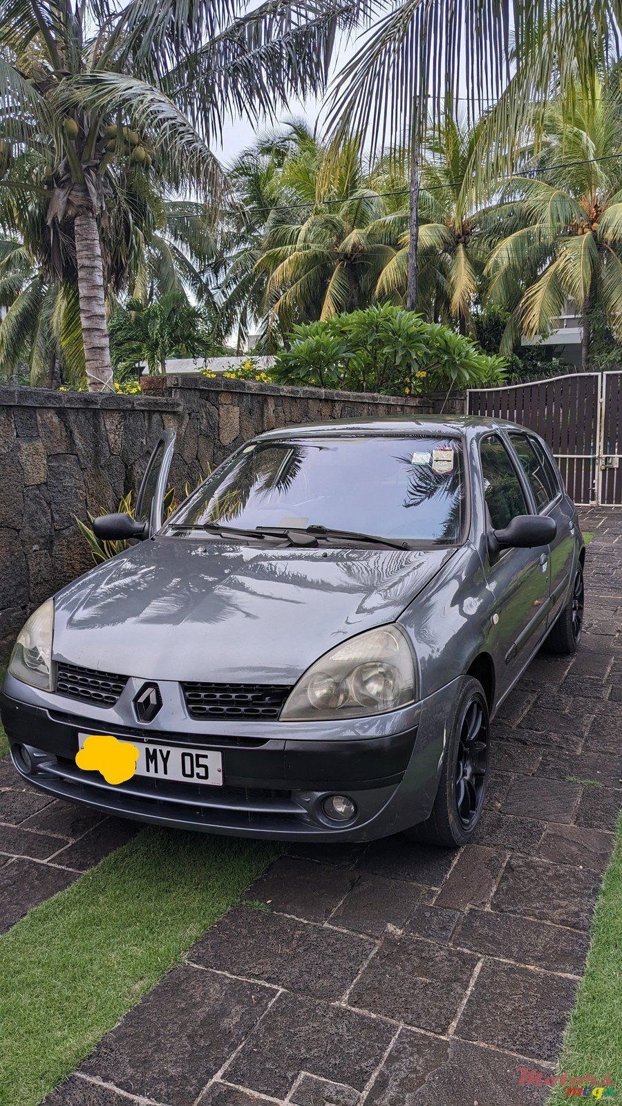 2005' Renault Clio photo #1