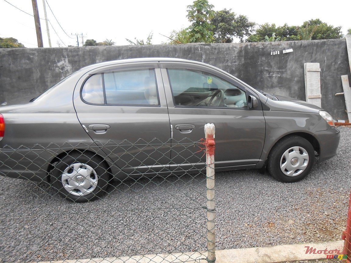 2005' Toyota photo #2