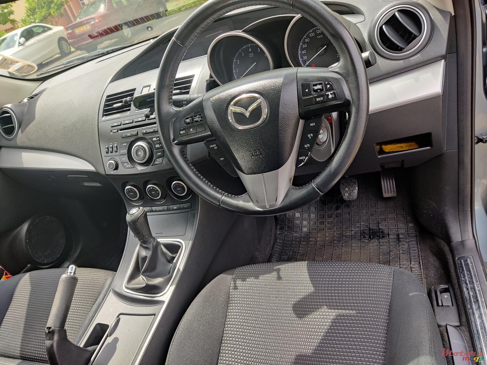 2012' Mazda 3 photo #5