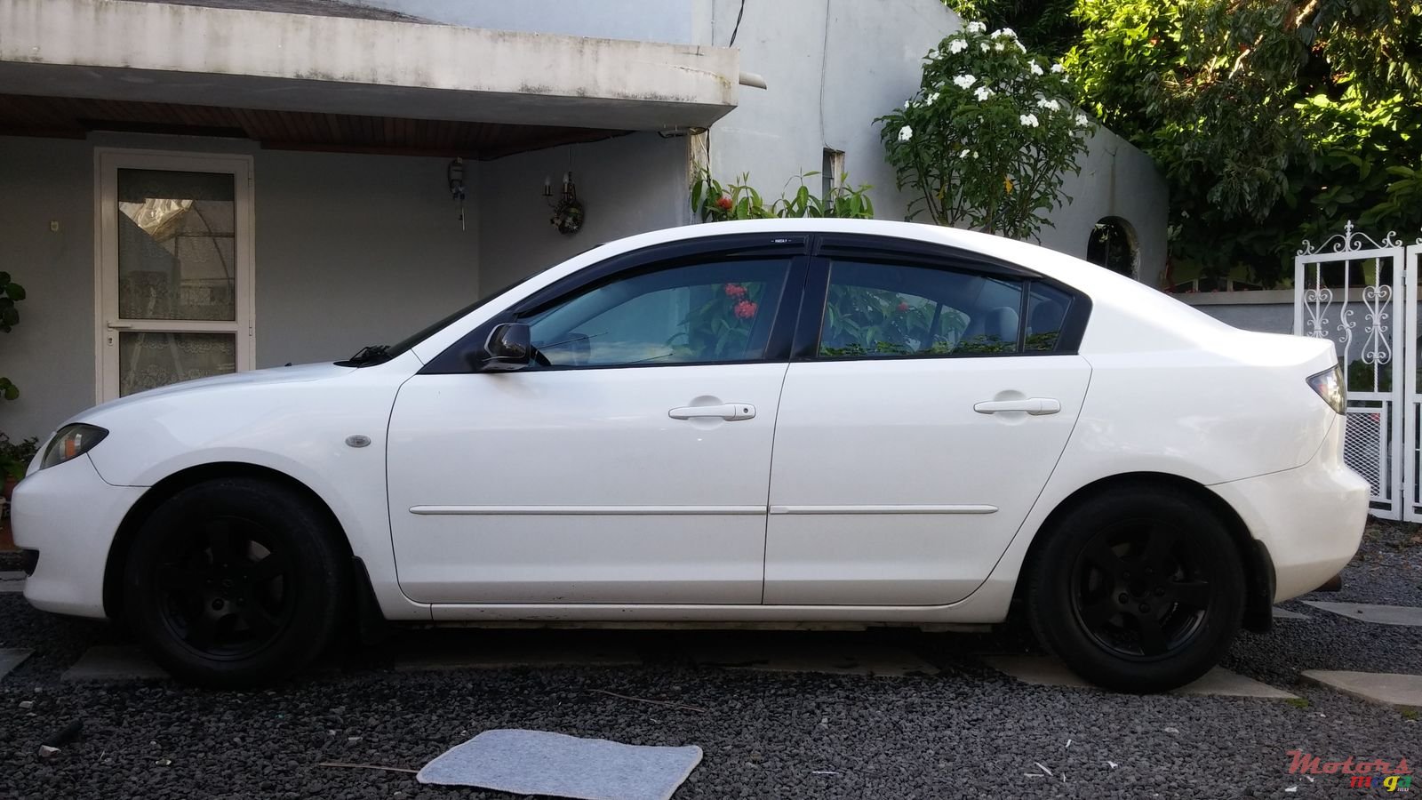 2007' Mazda 3 photo #2