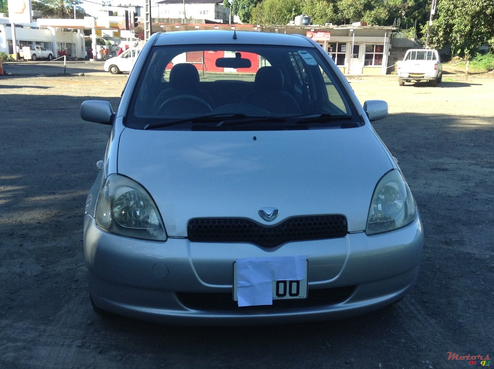 2000' Toyota Vitz photo #1