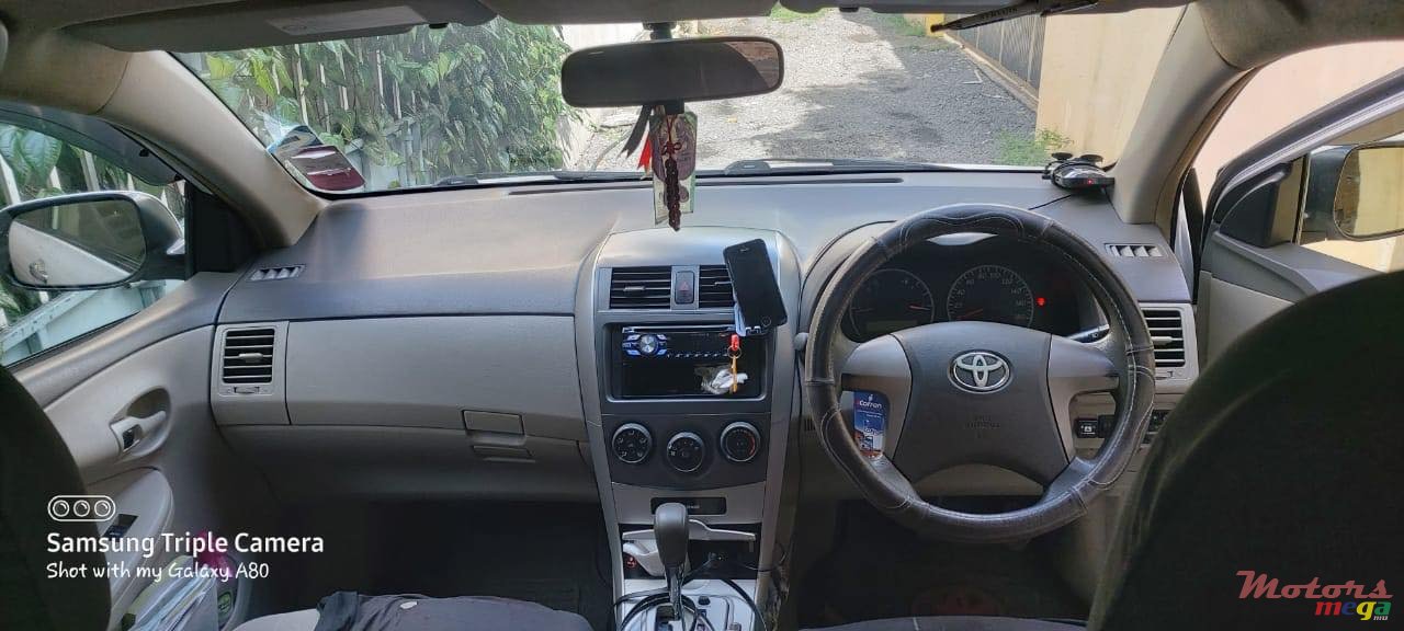 2011' Toyota photo #3