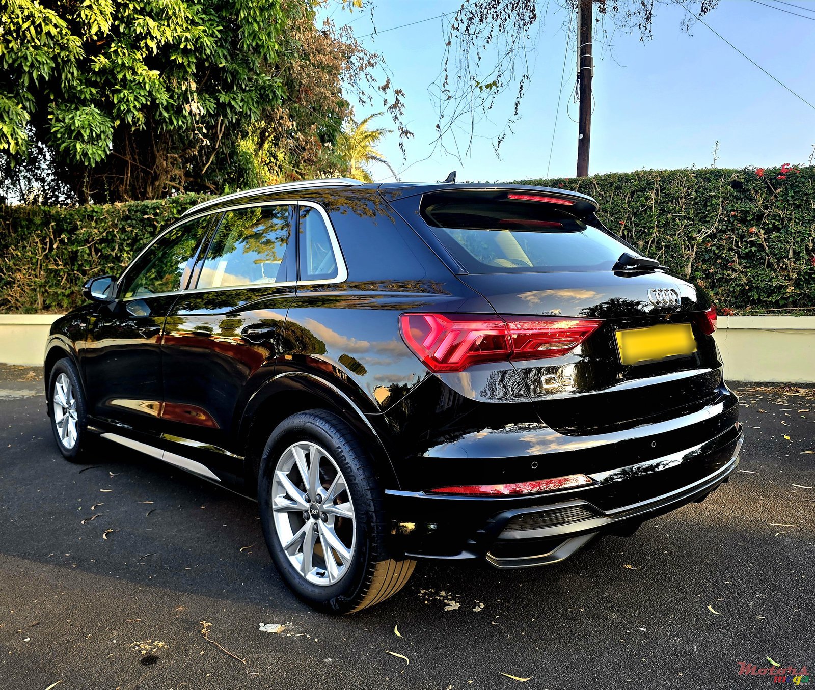 2019' Audi Q3 S-Line photo #2