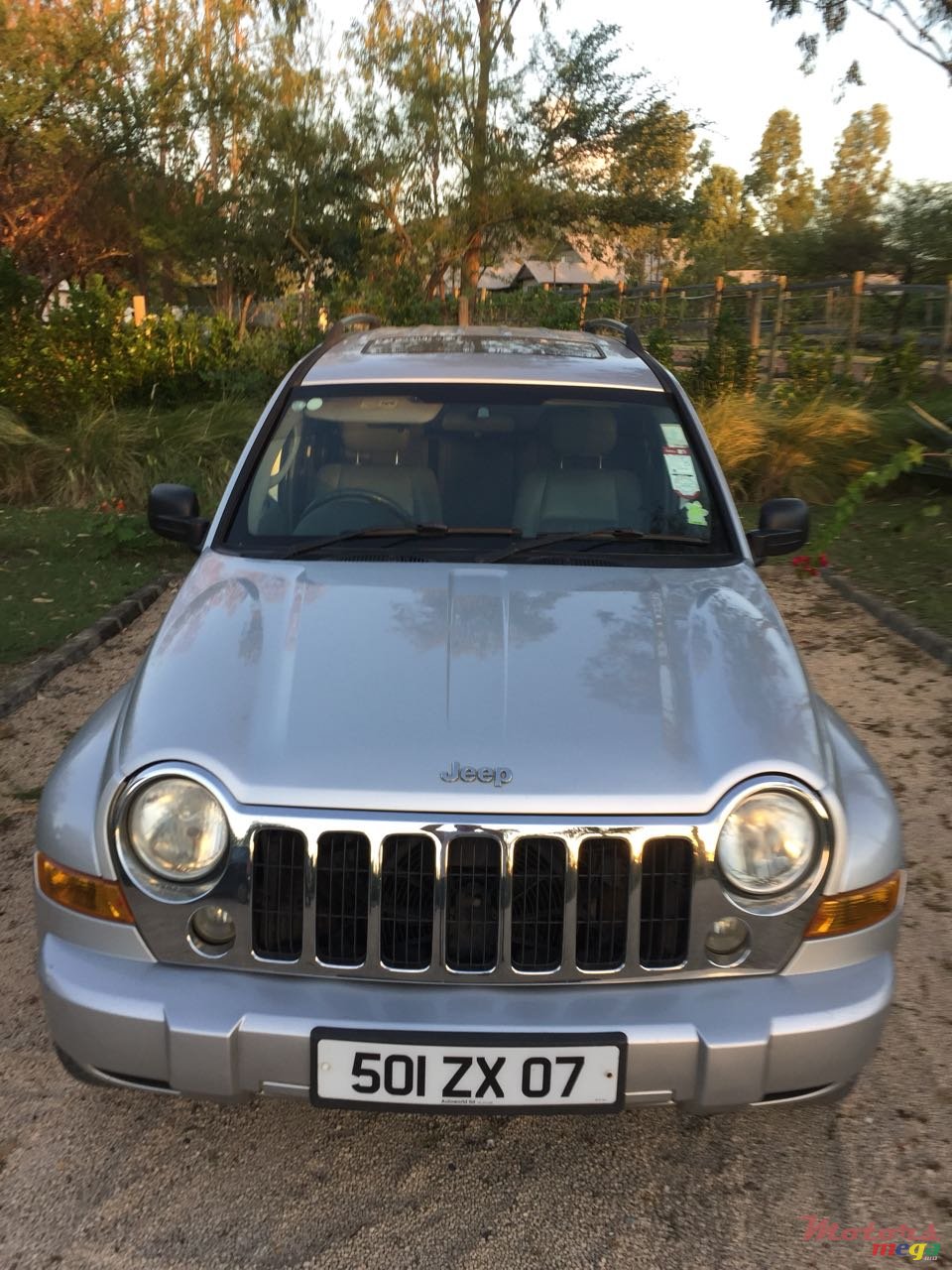 2007' Jeep Cherokee photo #1