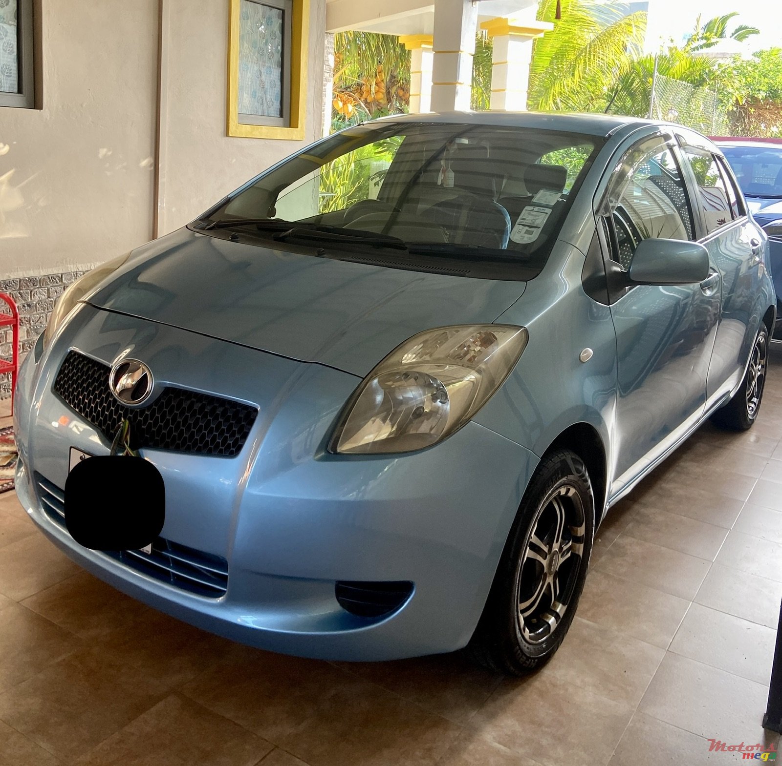 2006' Toyota Vitz photo #1