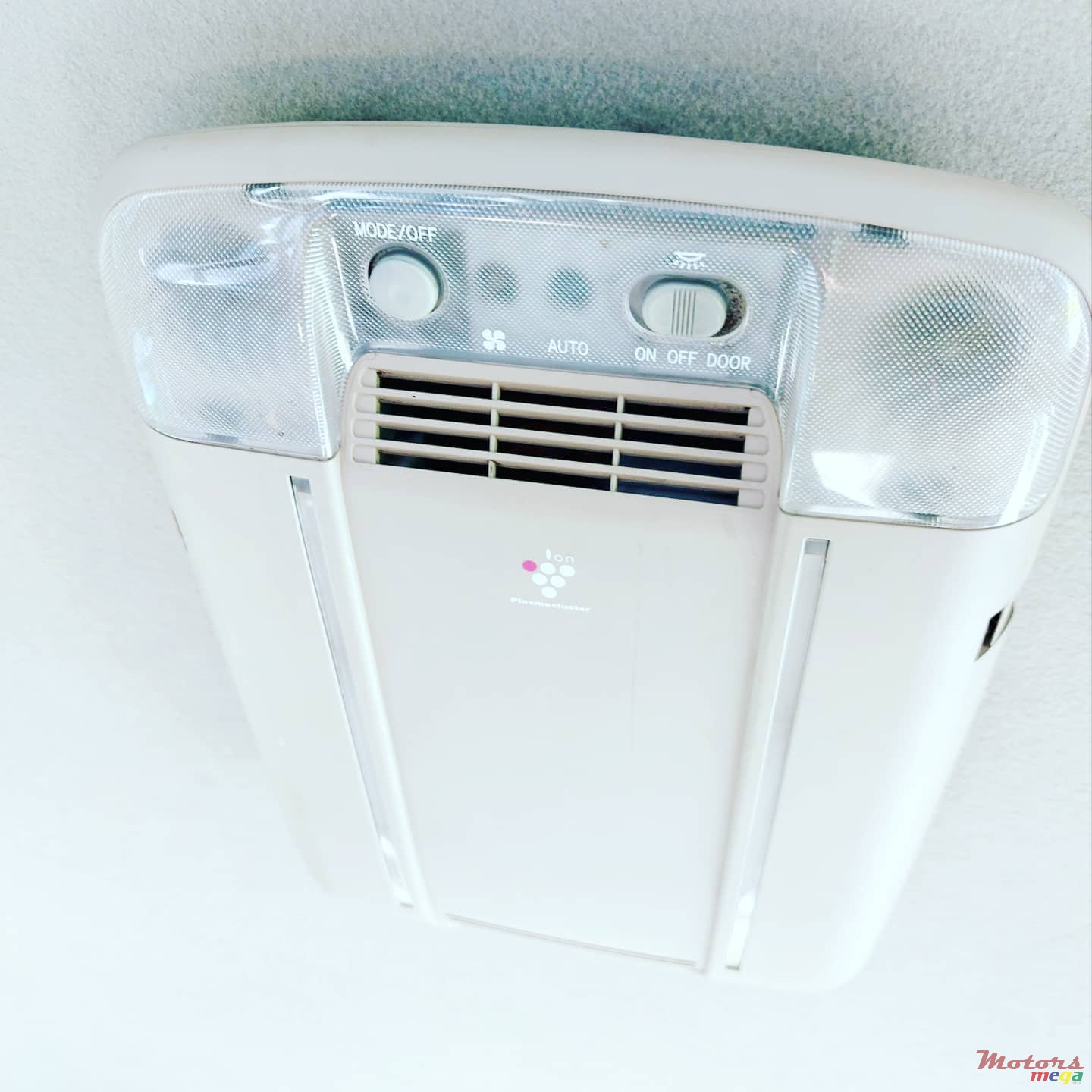 2009' Toyota Vitz Jant cosmic photo #3