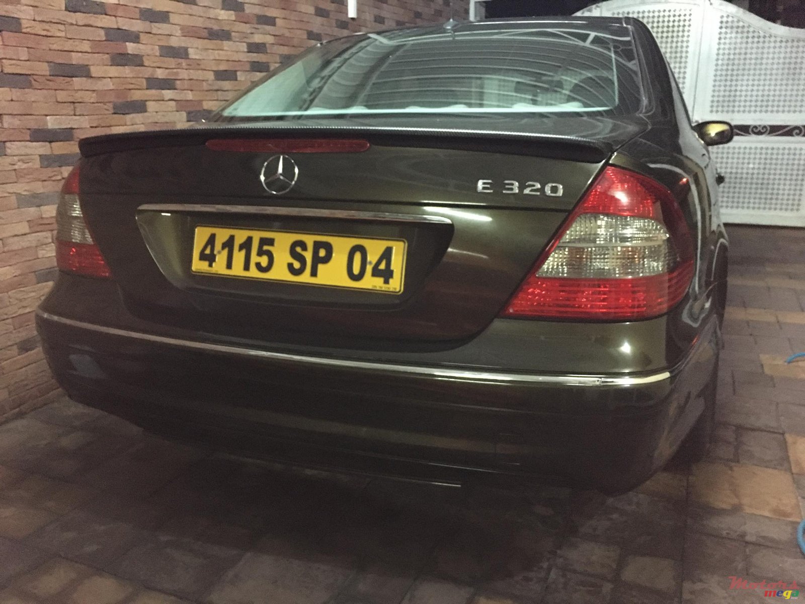 2004' Mercedes-Benz E-Class E320 photo #4