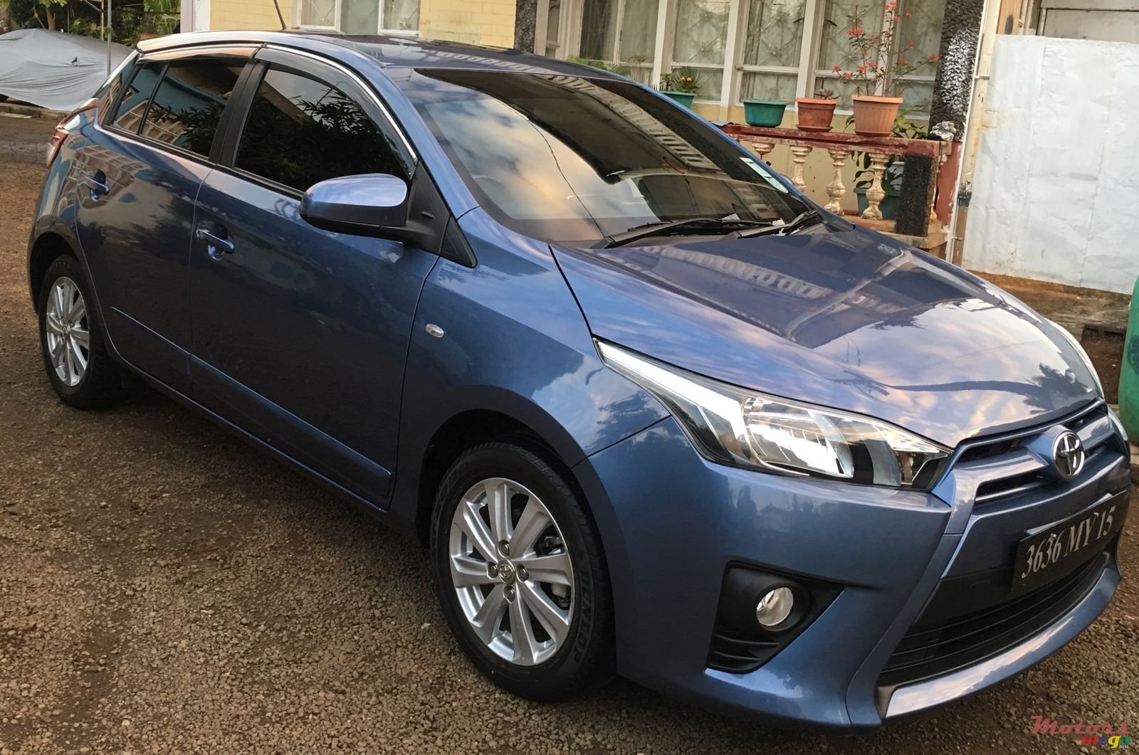 2015' Toyota Yaris photo #3